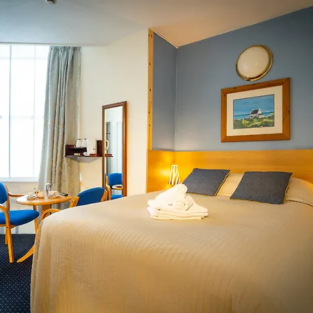 Ashley Hotel 3*